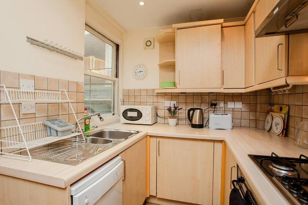 Bright 2 Bedroom Flat In Central Londen Buitenkant foto